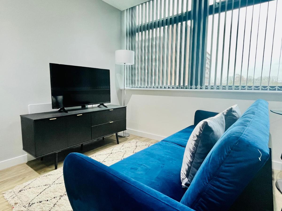 Lovely Studio Apartment With Free Parking Included! Manchester Eksteriør bilde