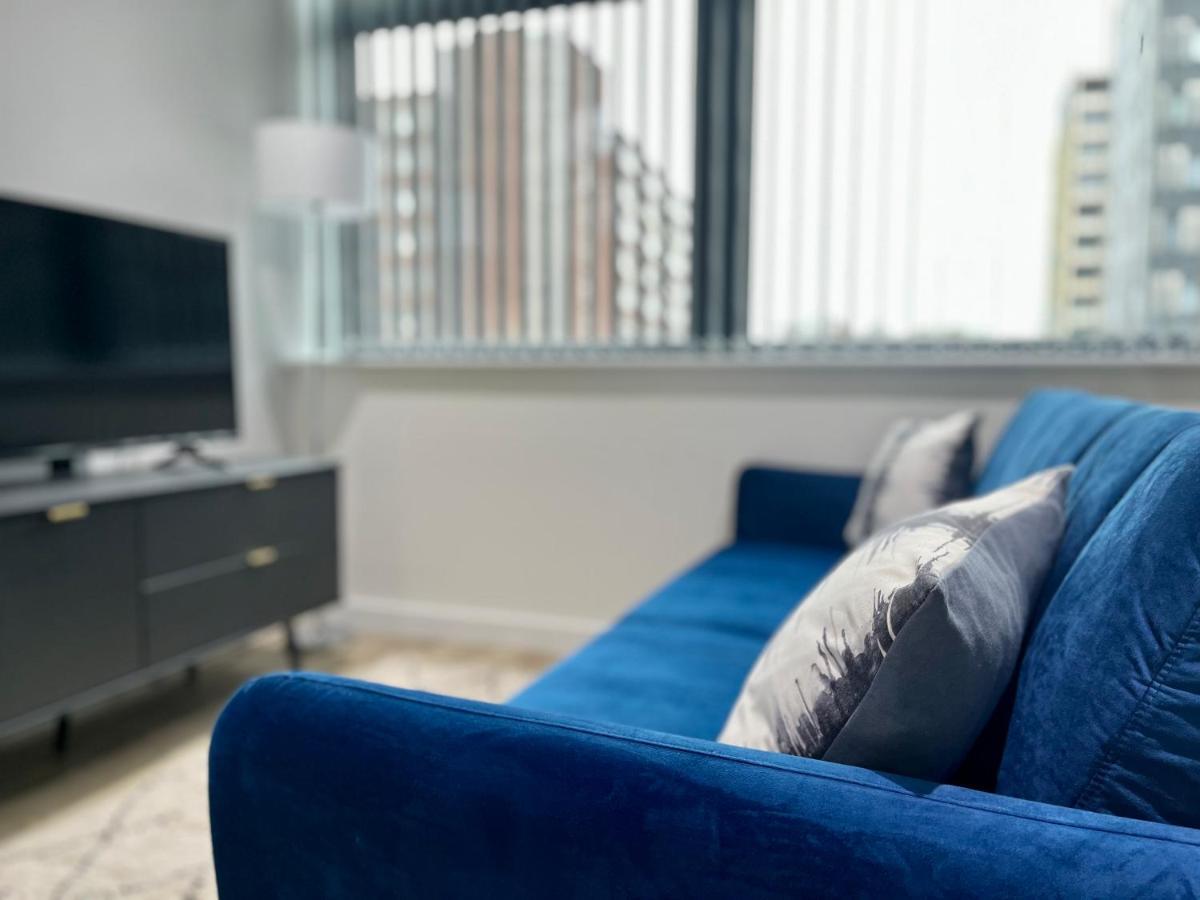 Lovely Studio Apartment With Free Parking Included! Manchester Eksteriør bilde